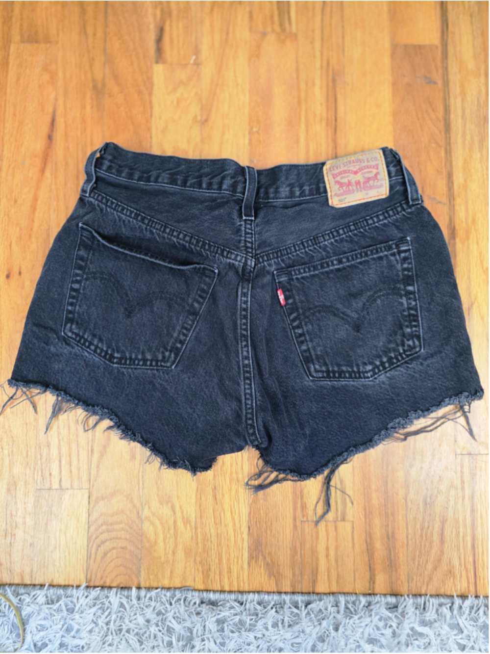 Women's Levi's 501 Black Jean Shorts Size 28